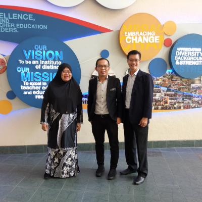 Sesi Pembentangan inovasi di NIE, Singapura