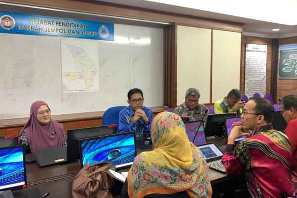 Program Turun Ke Sekolah: Melonjakkan Inovasi Pembelajaran (TUKESMIP) 2024 - Kolaboratif IPGM Kampus Raja Melewar & PPD Jempol dan Jelebu